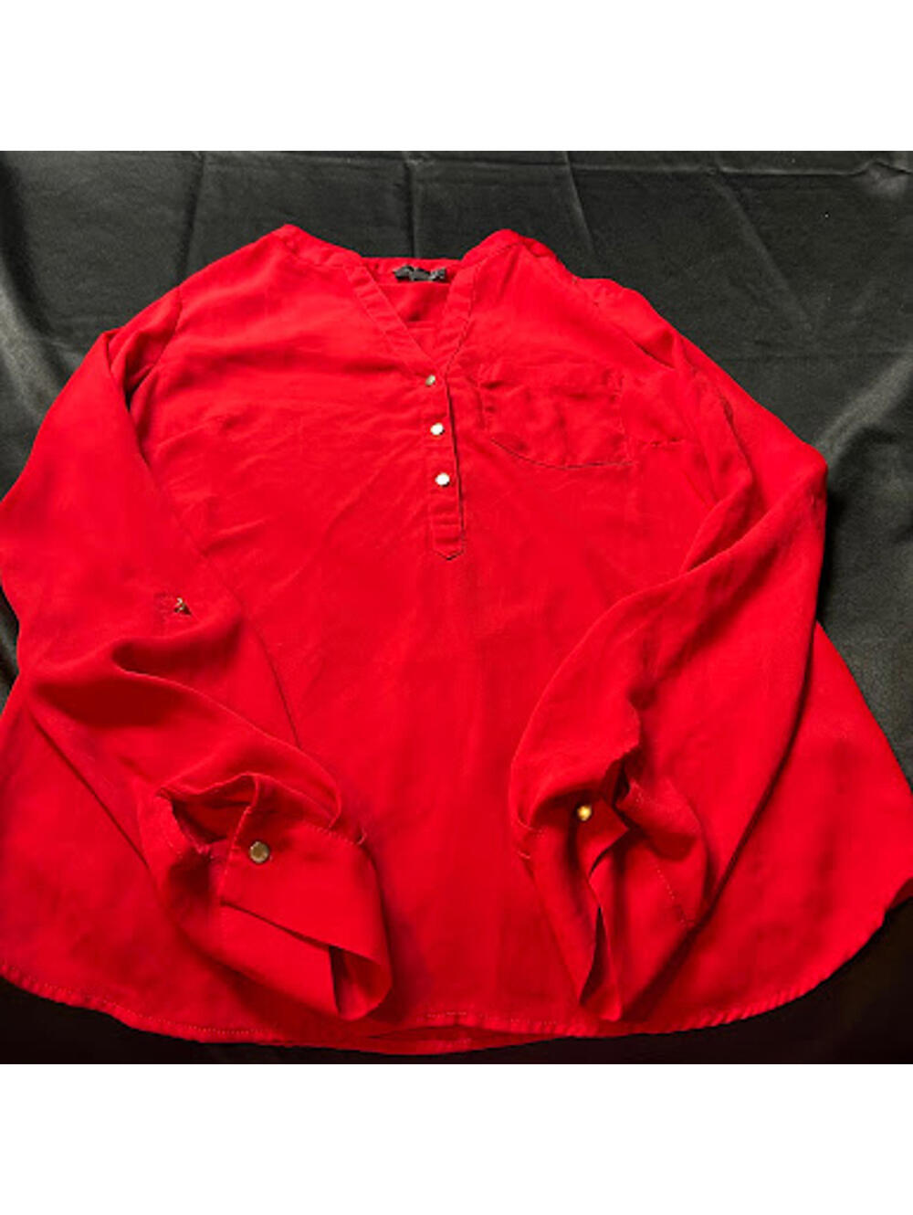 The Limited‎ Women’s Red Long Sleeve Shirt Size XS Gold Button Accent Top